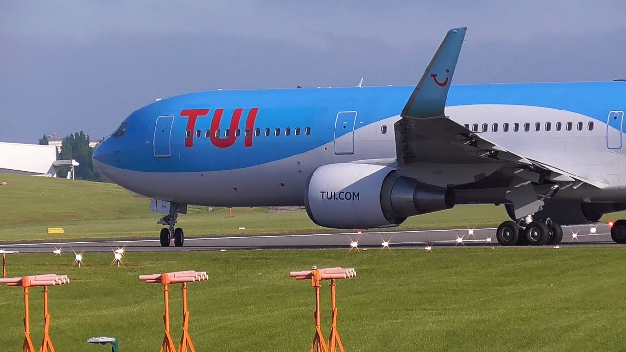 TUI Boeing 767-304ER | Departing Runway 33 at Birmingham