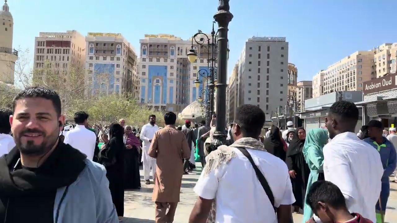 بعد صلاة الجمعة من المسجد النبوي الشريف إلى فندق حياة الهدى في المركزية الغربية للحرم النبوي
