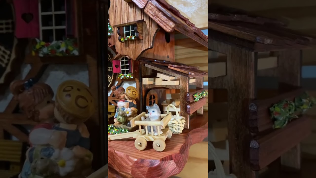 HÖNES 1 DAY KISSING COUPLE CHALET CUCKOO CLOCK WITH MUSIC AND DANCERS #thecuckoohaus
