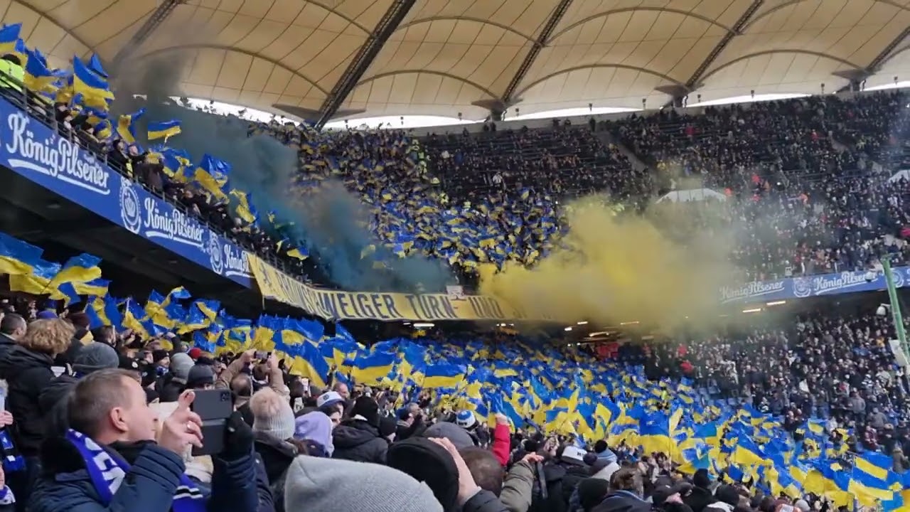 BTSV in Hamburg Choreographie und Rauch, Pyro...29.1.2023 volksparkstadion