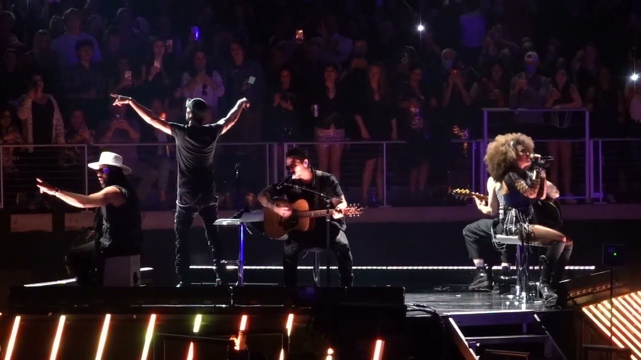 Enrique Iglesias - Cuando Me Enamoro / Loco
