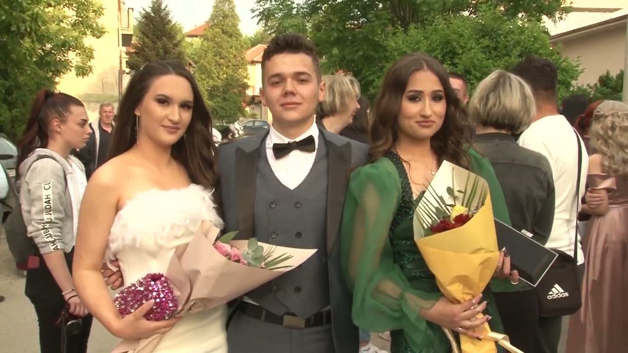 Gimnazija “Muhsin Rizvić” Kakanj ispratila 51. generaciju maturanata i maturantica