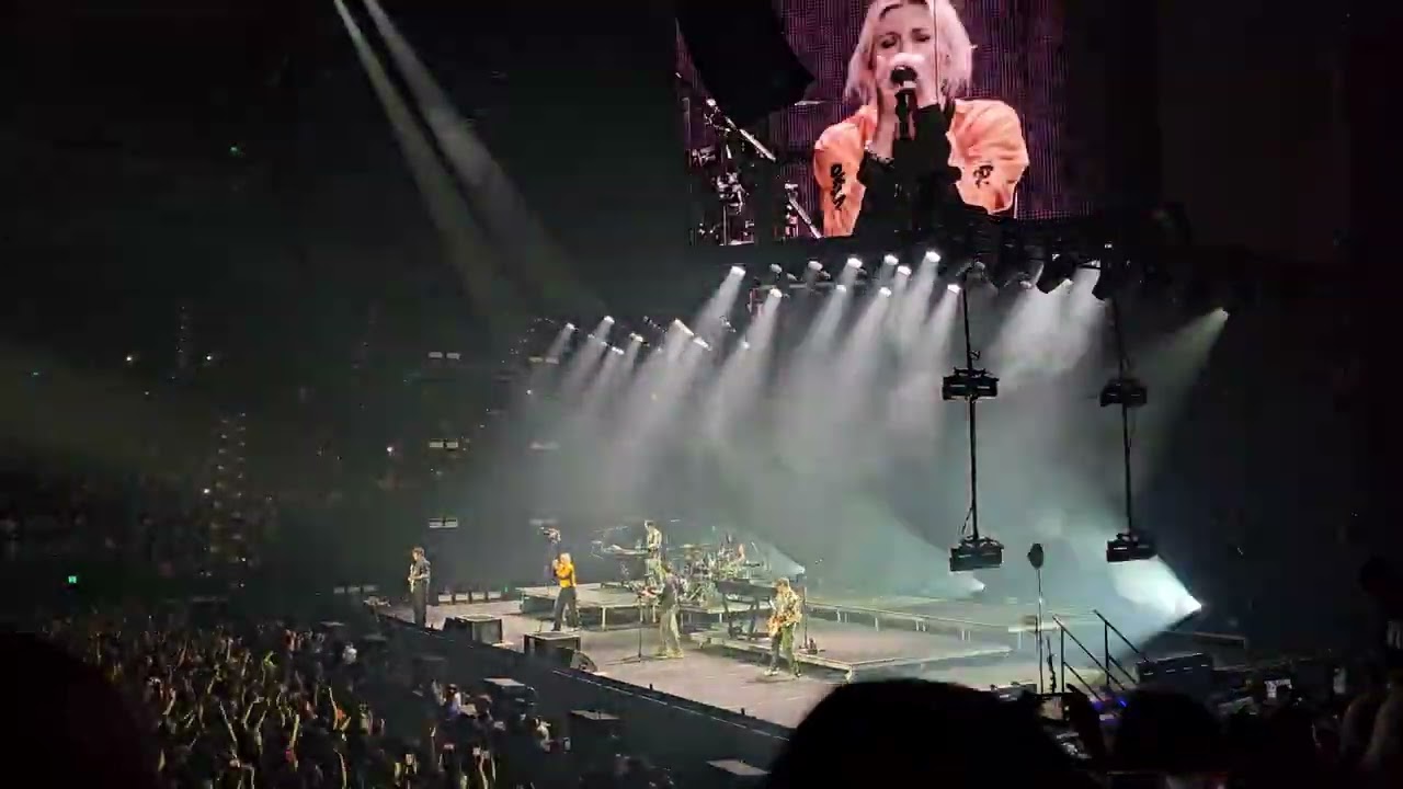 Linkin Park Rod Laver March 10th Night 2 - intro + Somewhere I Belong