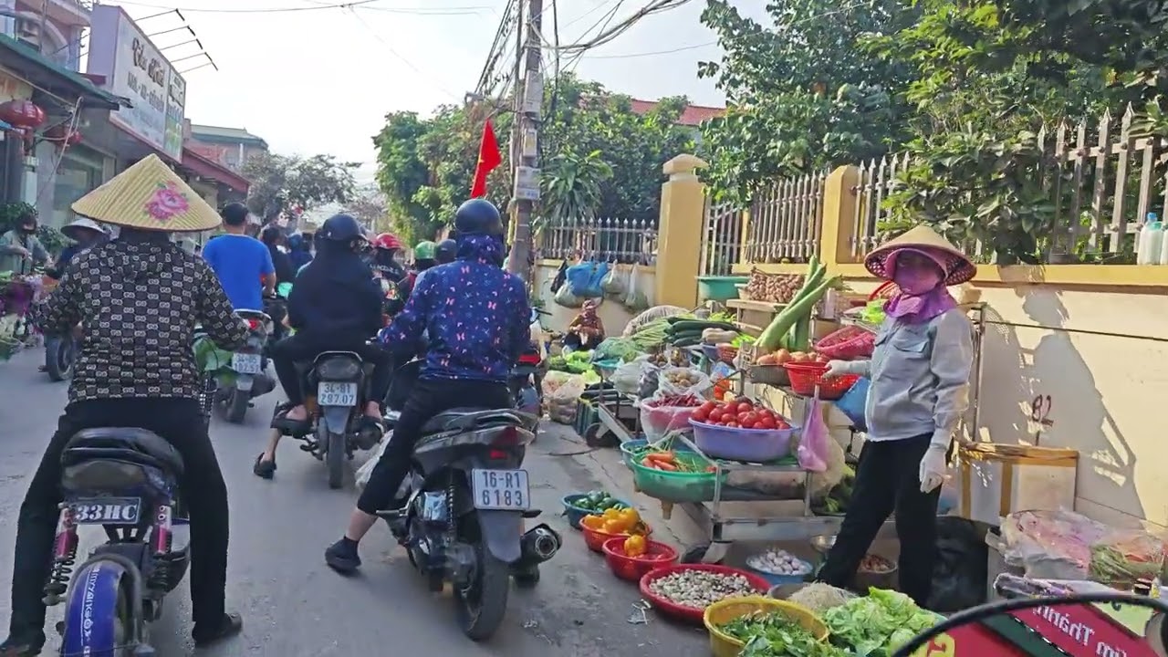 Chợ cóc họp chiều 27 tết cũng đông. Tết 2026