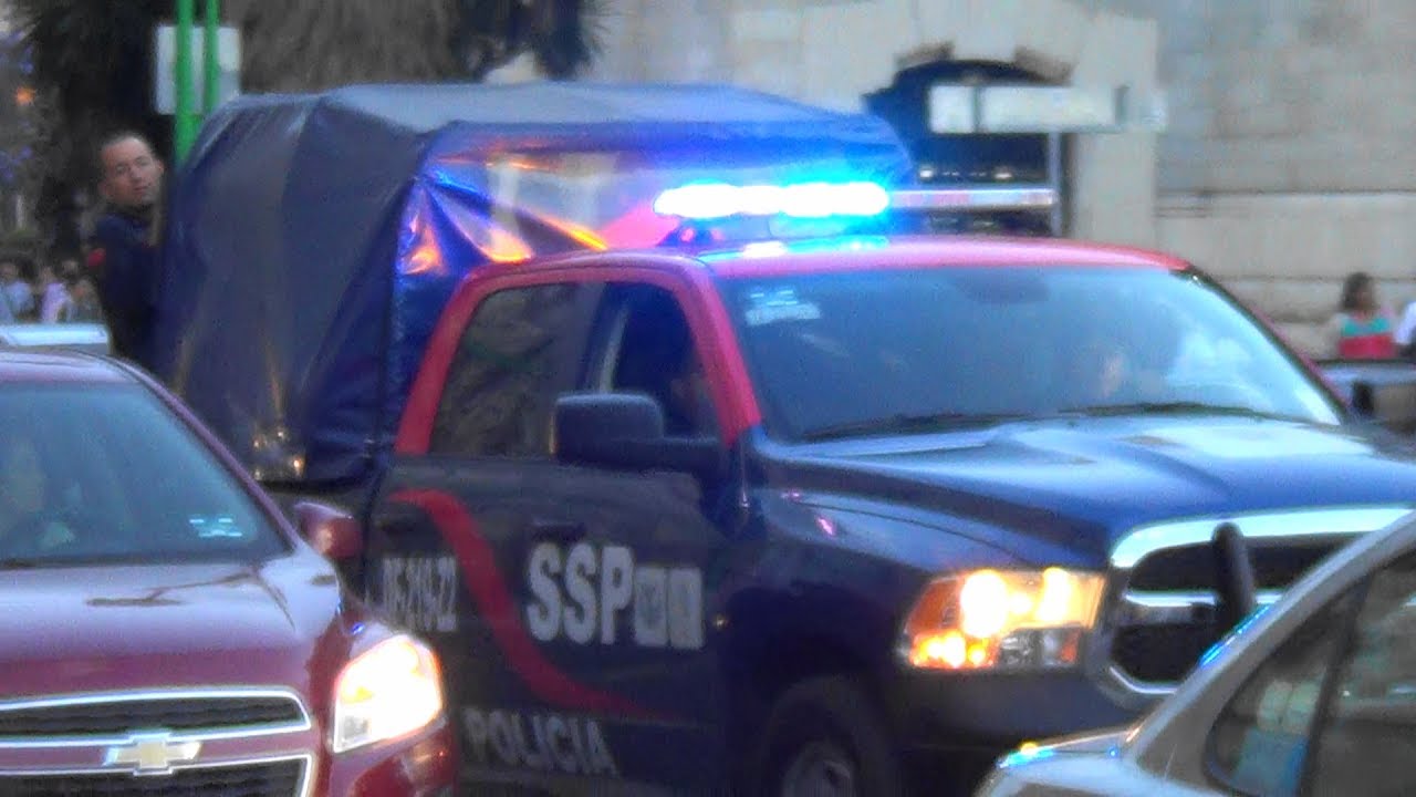 Mexico City Police (PBI SSP CDMX) unit DF-219-Z2 responding URGENTLY