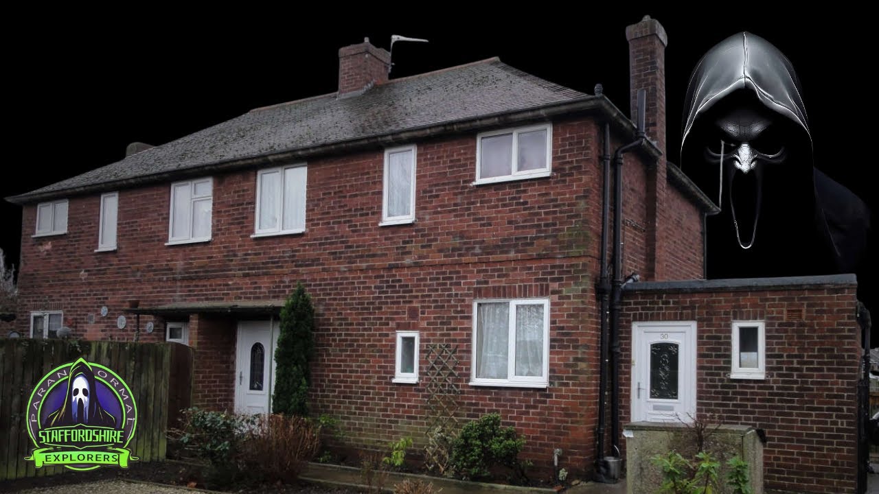 OVERNIGHT INSIDE THE WORLDS MOST HAUNTED HOUSE (ALLEGEDLY) - 30 EAST DRIVE