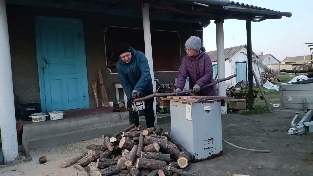 В 456.  Весь день в дрова!
