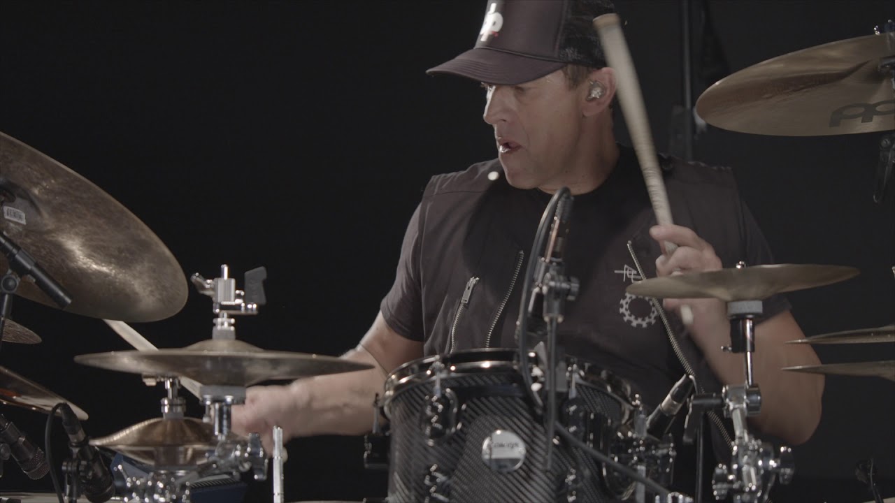 Thomas Lang playing 