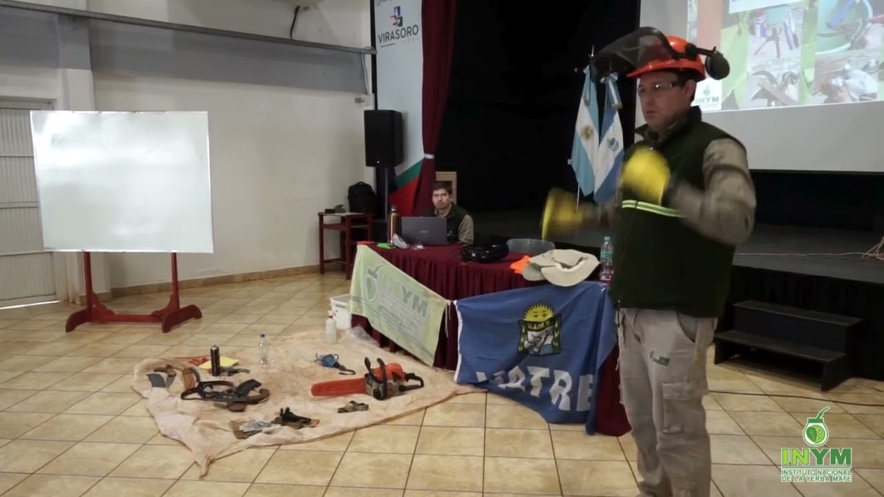 Uso de indumentaria y accesorios para trabajar en el yerbal