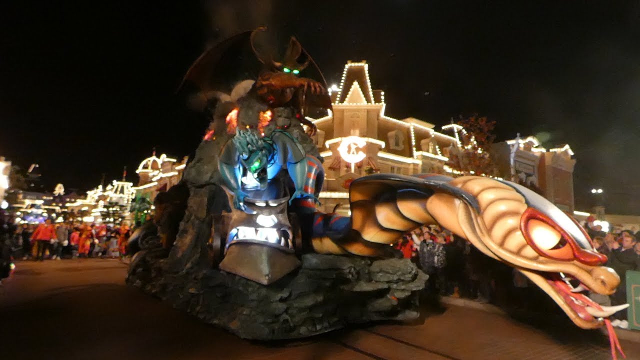 Disneyland Paris - Halloween Parade 2017