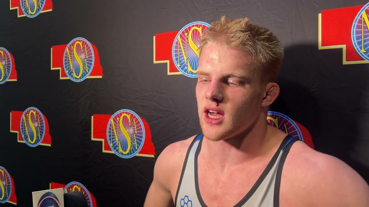 Ryder Kruse (Lincoln East) wins the Class A 165 pound championship. 