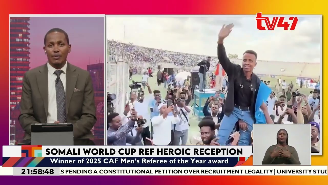 Thousands at Mogadishu Stadium to welcome Omar Artan after he  was denied entry to the United States