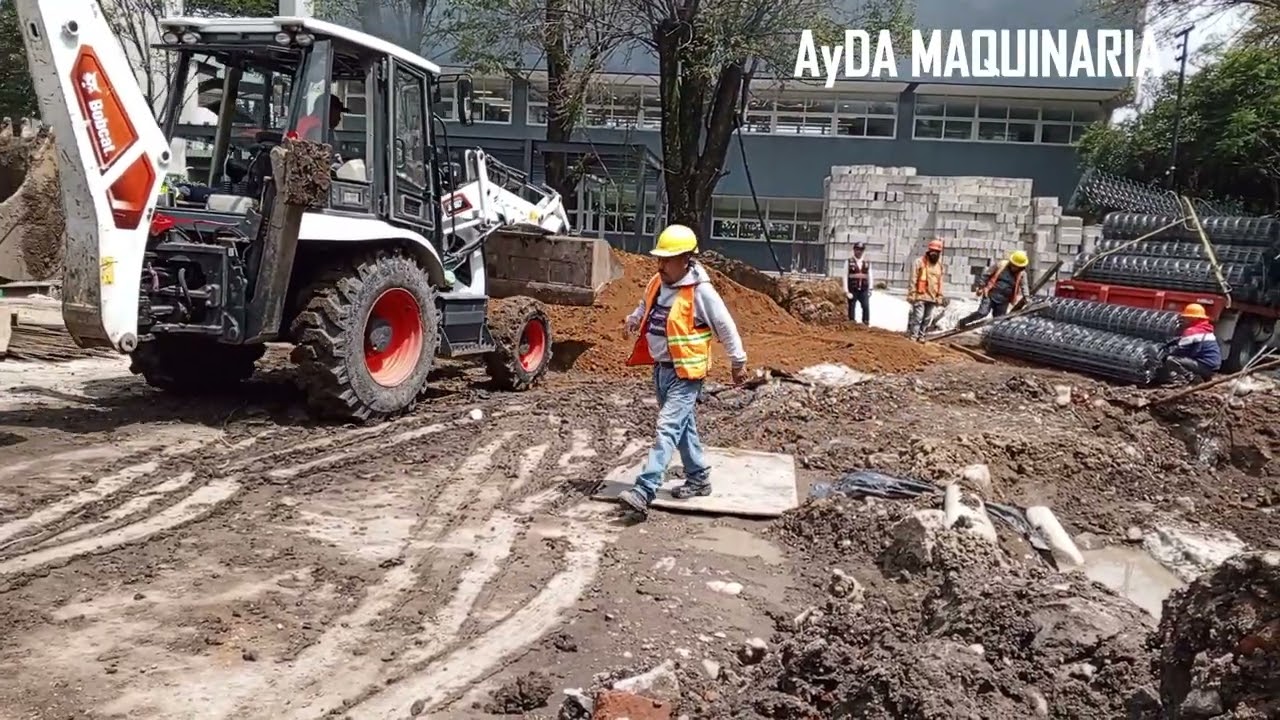 Renta de retroexcavadora  limpieza