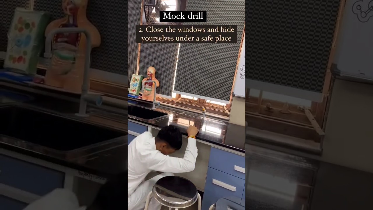 Mock drill for emergency situations in the school of delhi government #shorts #siren #war