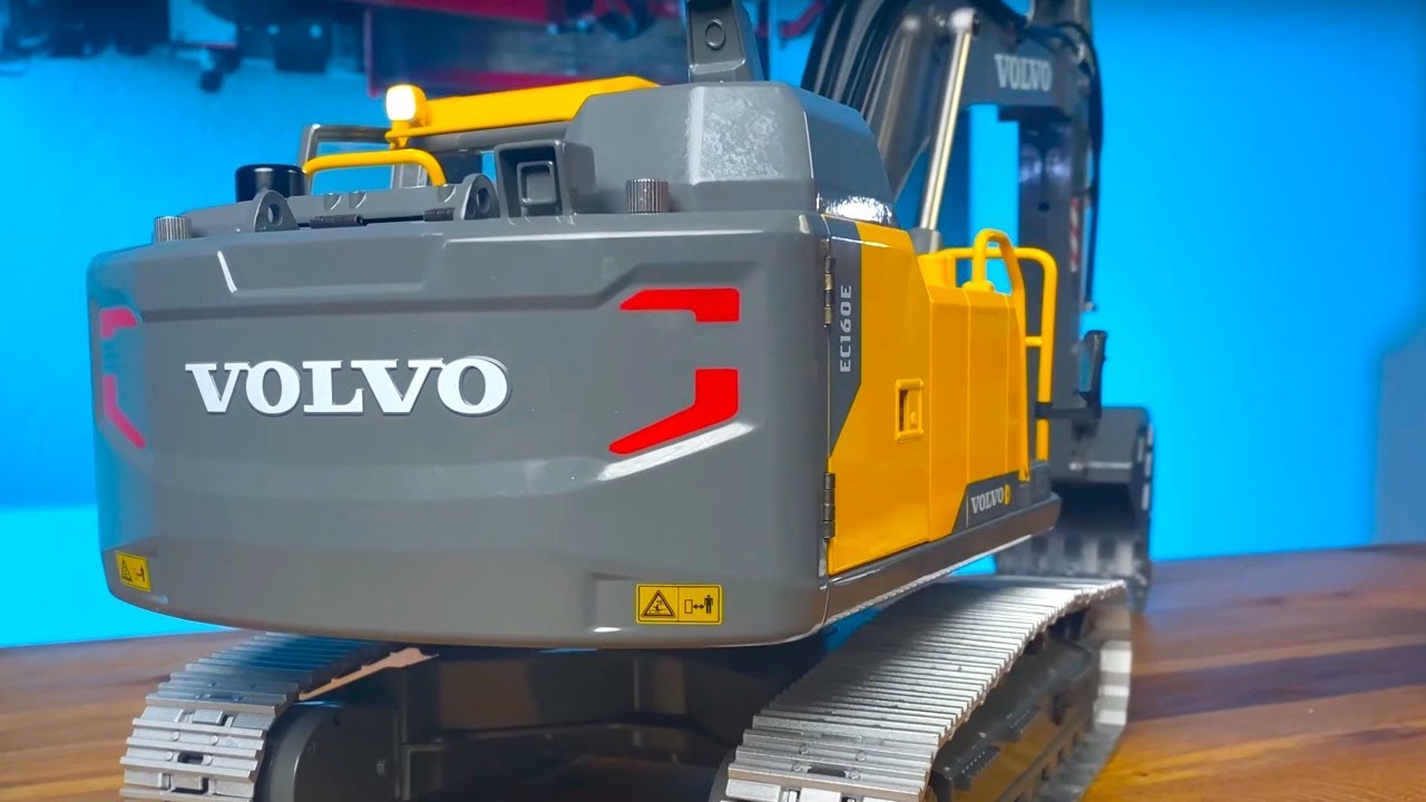 REVIEWING THE Radio Controlled VOLVO EC 160E ELECTRIC version from DOUBLE E HOBBY