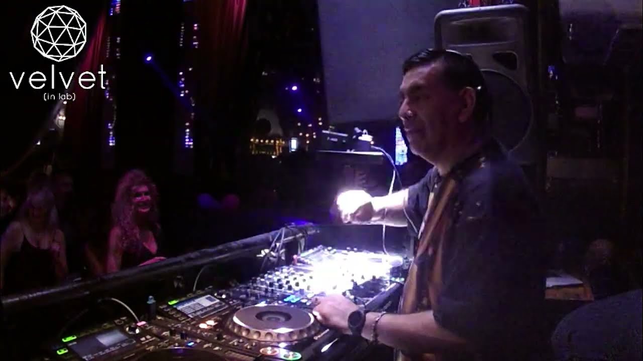 Carlos Ruiz - dj Fiesta Generacion 90¨s,Club Bahrein - Buenos Aires  by velvet in lab