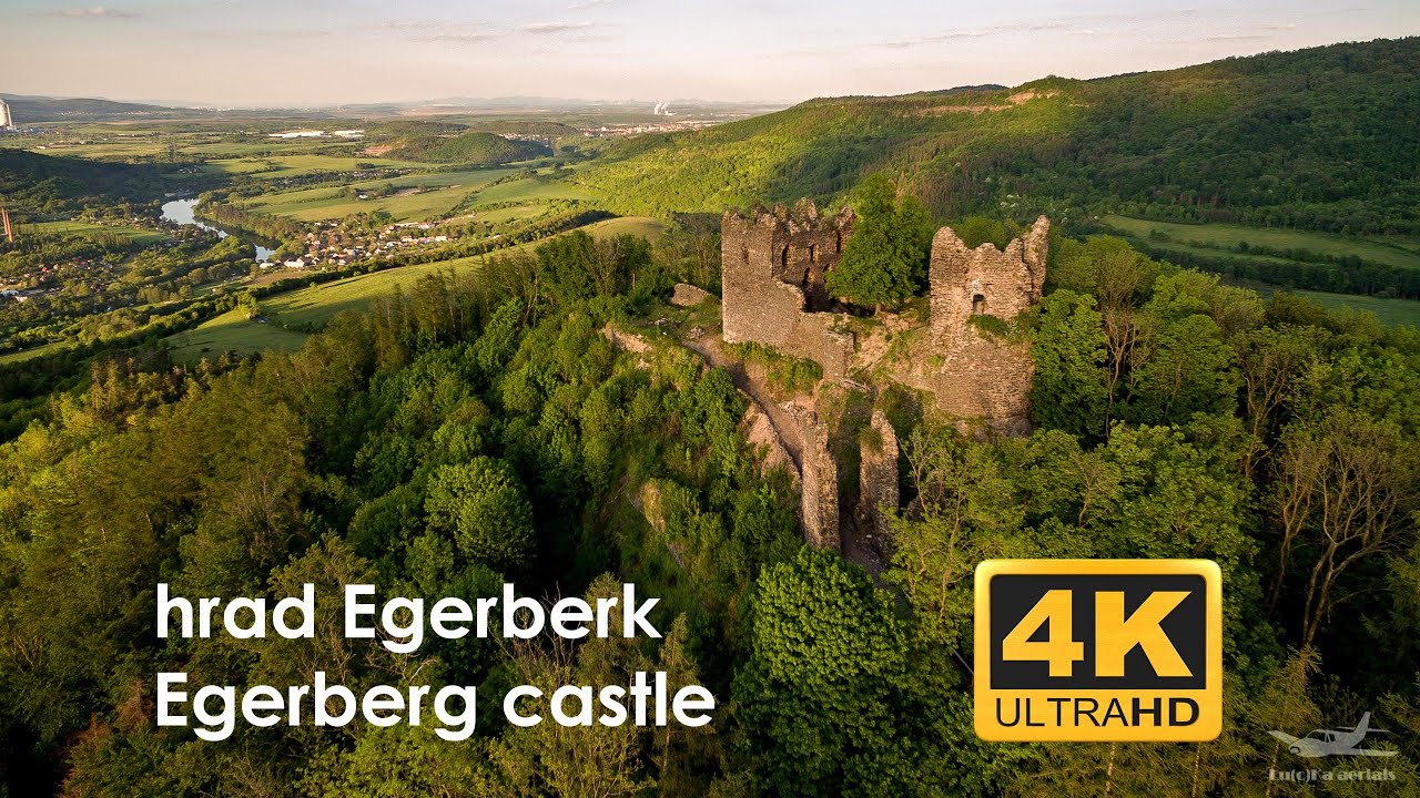 Zř&iacute;cenina hradu Egerberk dronem, Kl&aacute;&scaron;terecko, Doupovsk&eacute; hory - 4K