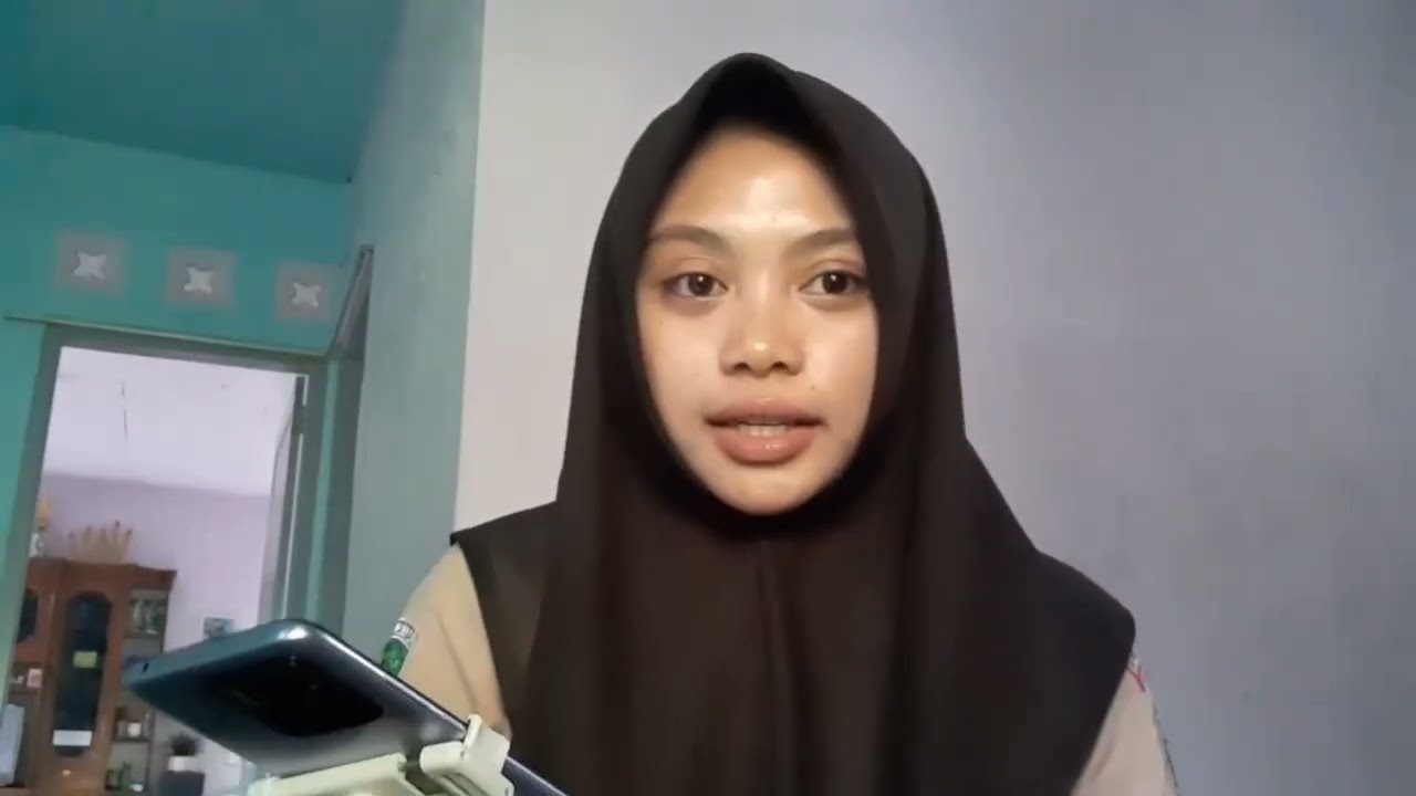 uprak Al-Qur'an hadist‼️Menjadikan Al Qur'an sebagai cahaya dalam kehidupan.Findya Xll9