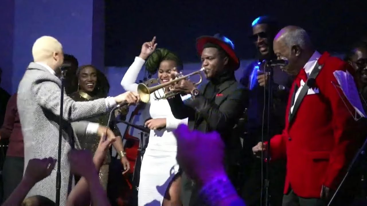 Mikaben , Lionen Benjamin, Richard Cave, Emeline Michel & friends ofri nou yon bèl kado nwèl 2022