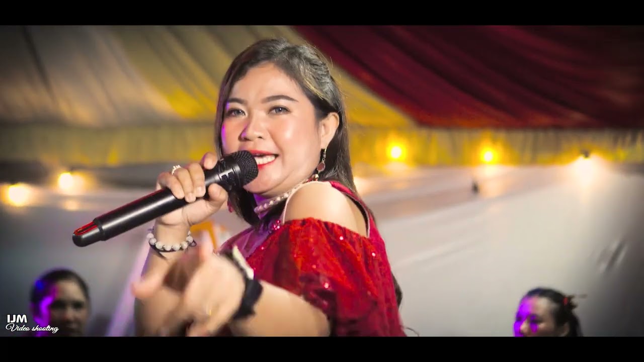 Lagu Sebotol minuman 👰 Video Bag-08 👉 Resepsi malam pernikahan (Rinanti & Yasin) Desa Sanur Sebuku 