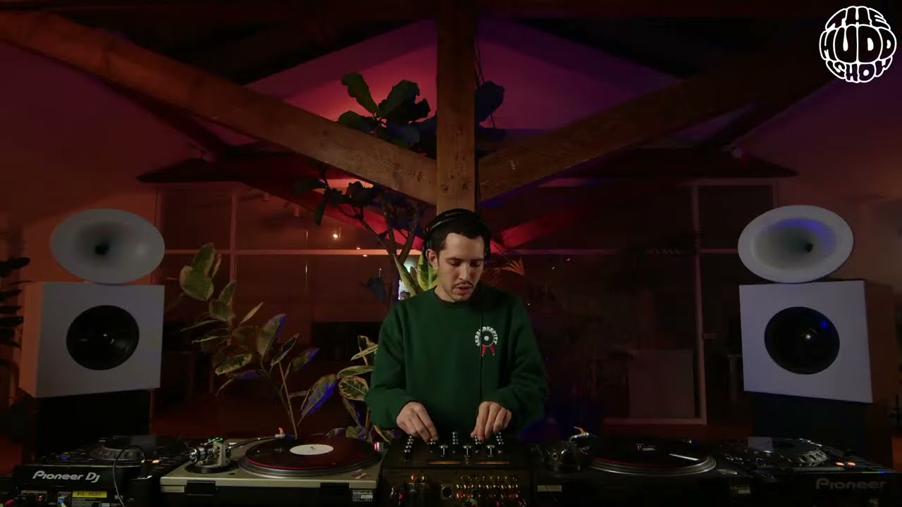 Tomas Station | themuddshow