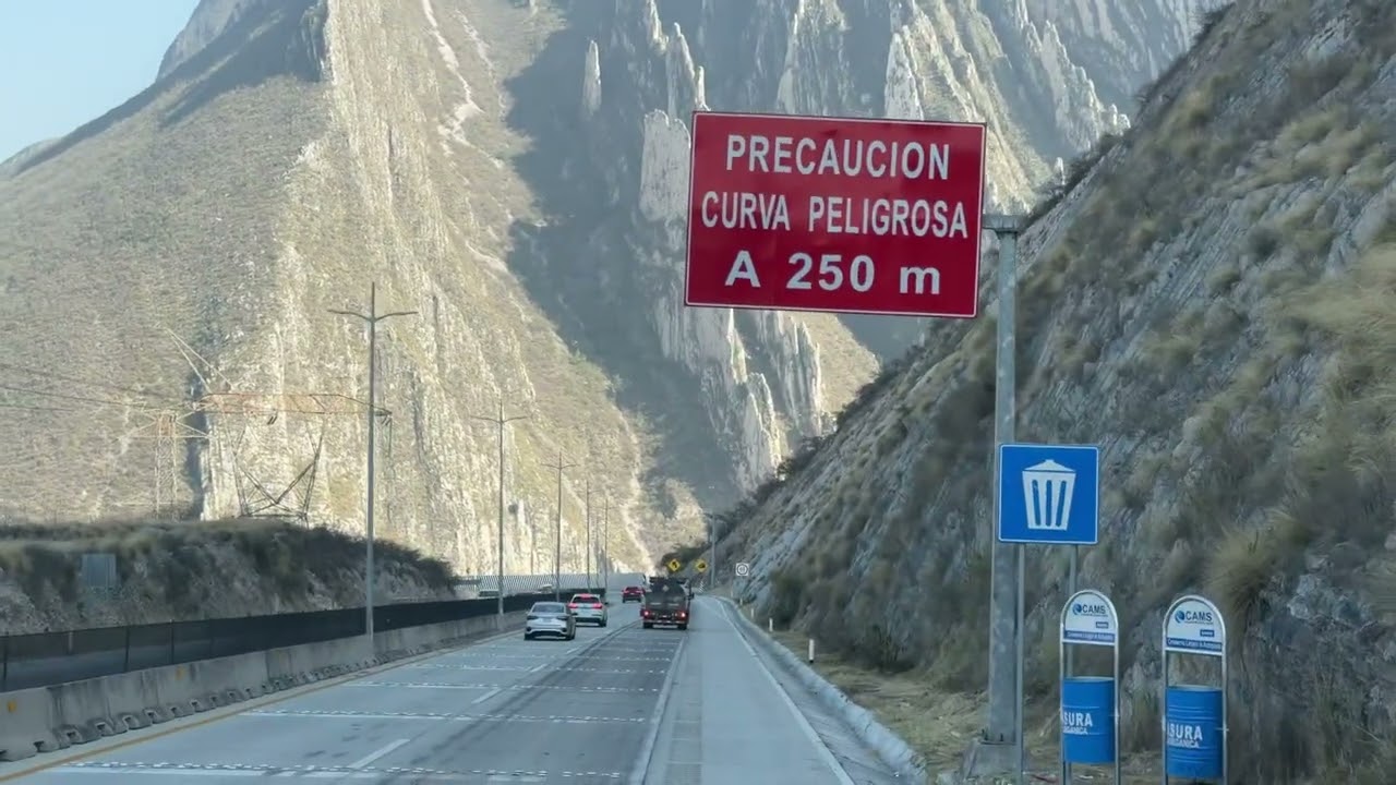 Bajando con 50 toneladas acia la huasteca Santa Catarina 