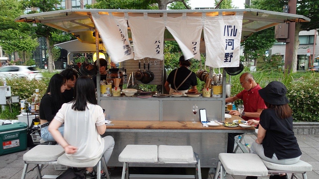 [Fukuoka Gourmet Journey] Насладитесь изысканной аутентичной итальянской едой в этом киоске.