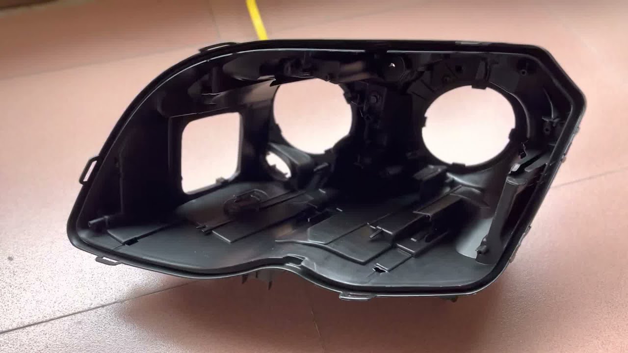 2013 GLK 204 Headlight housing with xenon