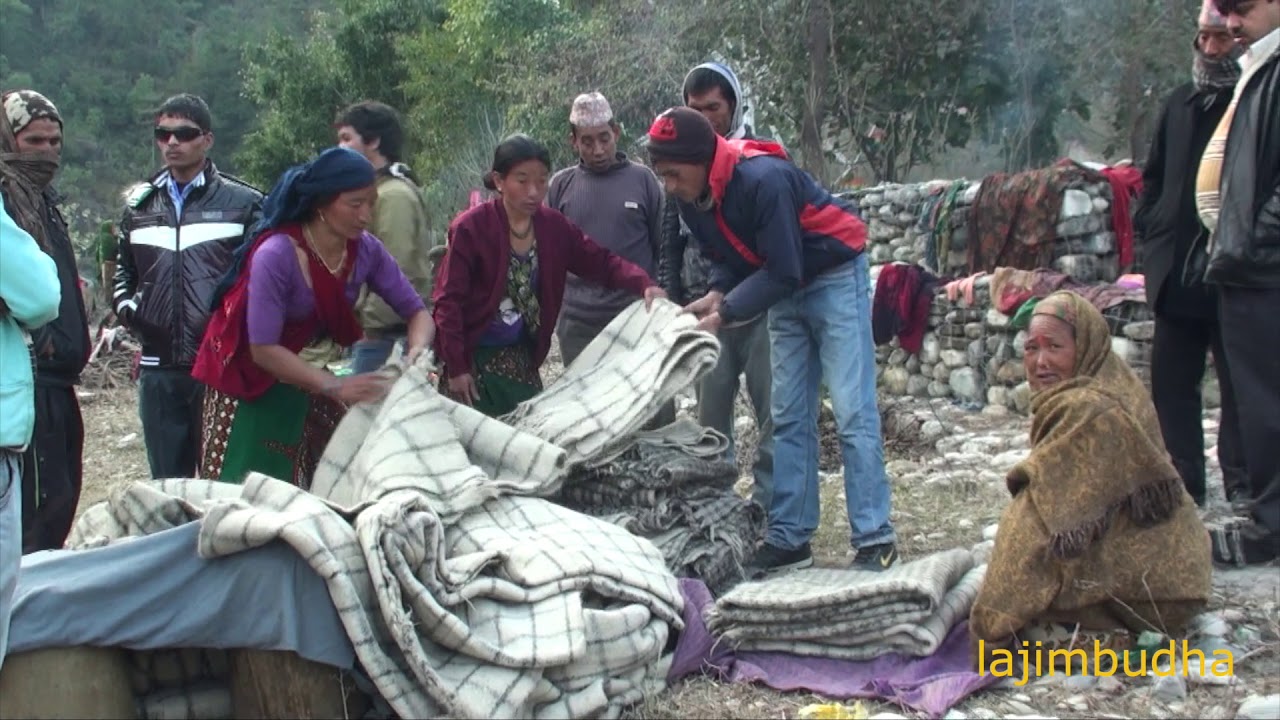 the himalayan nomad traders || woolen blanket ||
