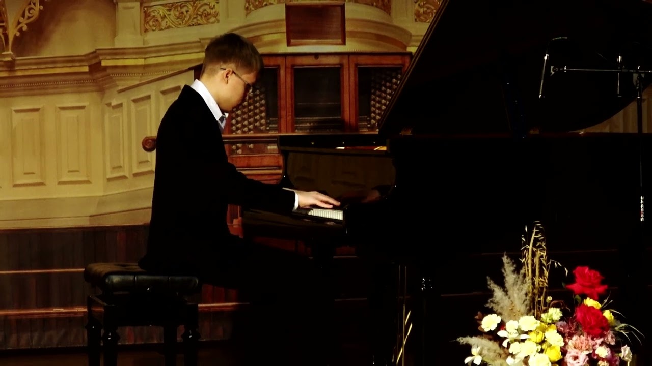 F. Liszt. S. 136, etude no. 6. Performed by Feodor Deryabin.