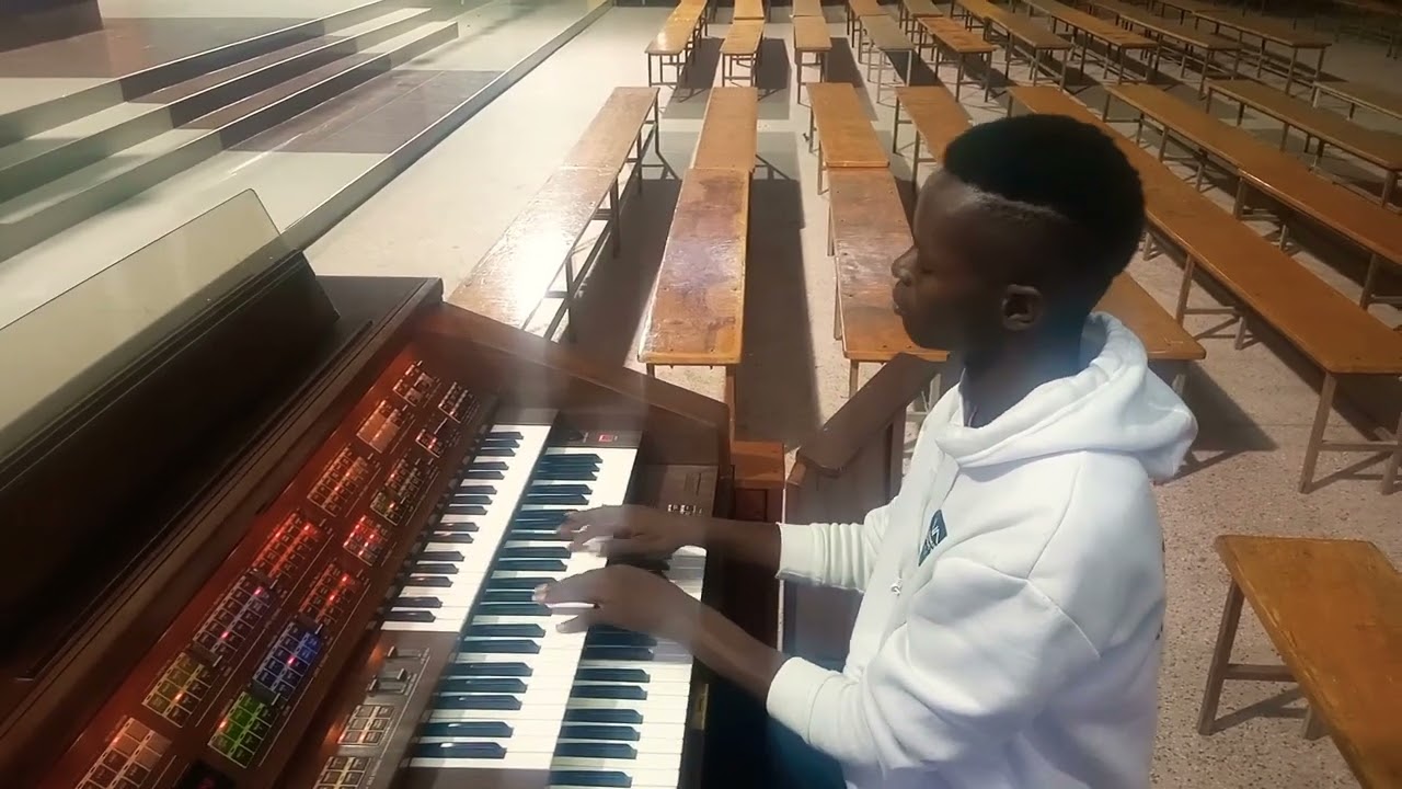Mwili wa Bwana Yesu by F.A Nyundo || played by Parto Organist || #lenskingsproductions
