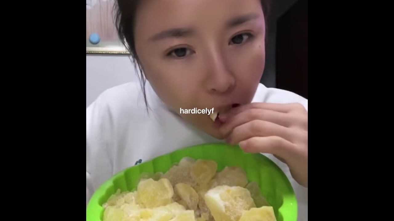 Squeaky Ice Crunch (Satisfy Collection of Her Buckwheat Hard Pieces Ice) VOL.75