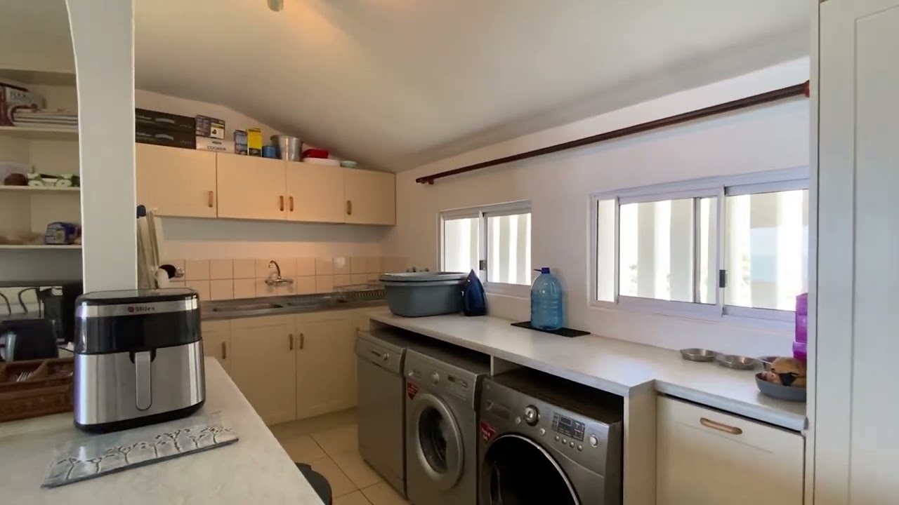 Coastal Paradise with Expansion potential in the heart of Betty‘s Bay - Duncan & Peter