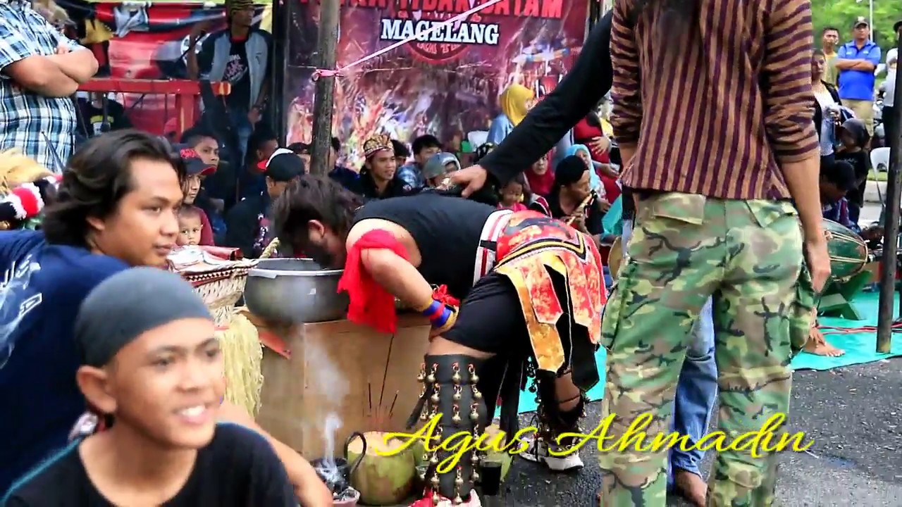 Kesenian Topeng Ireng Magelang 