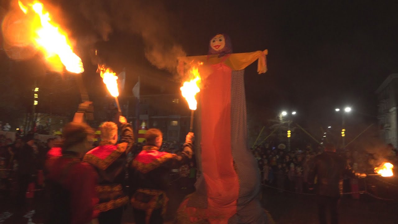 Файр-шоу и сжигание чучела