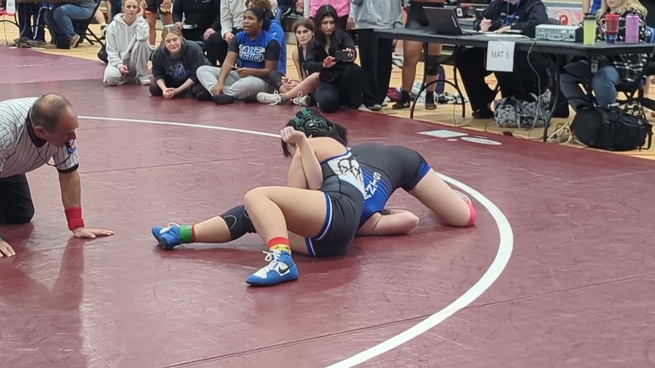 Kristyanna Apostol at Lake Zurich Highschool Wrestling Invitational 2025