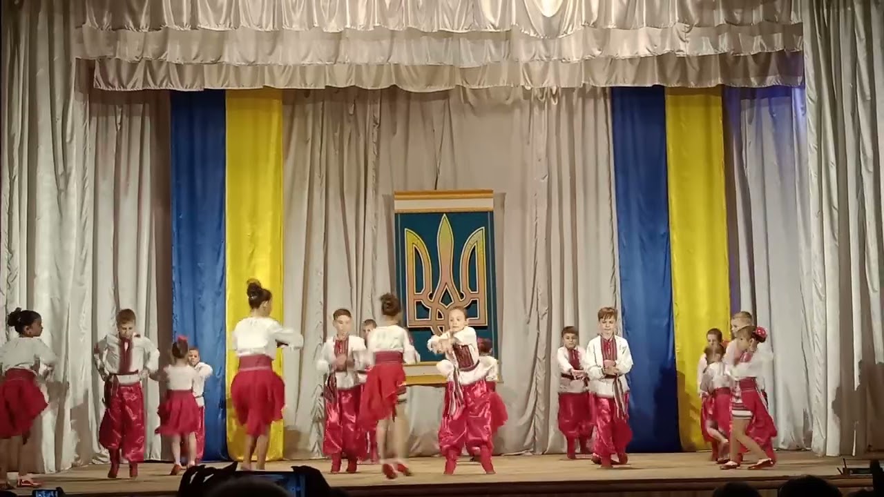Зразковий танцювальний колектив 