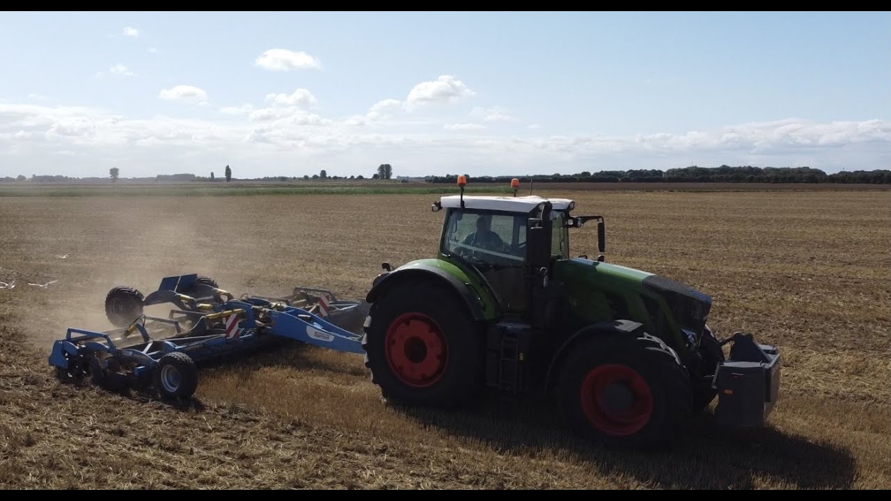 Fendt 936 and farmet softer 6 cultivating stubbles