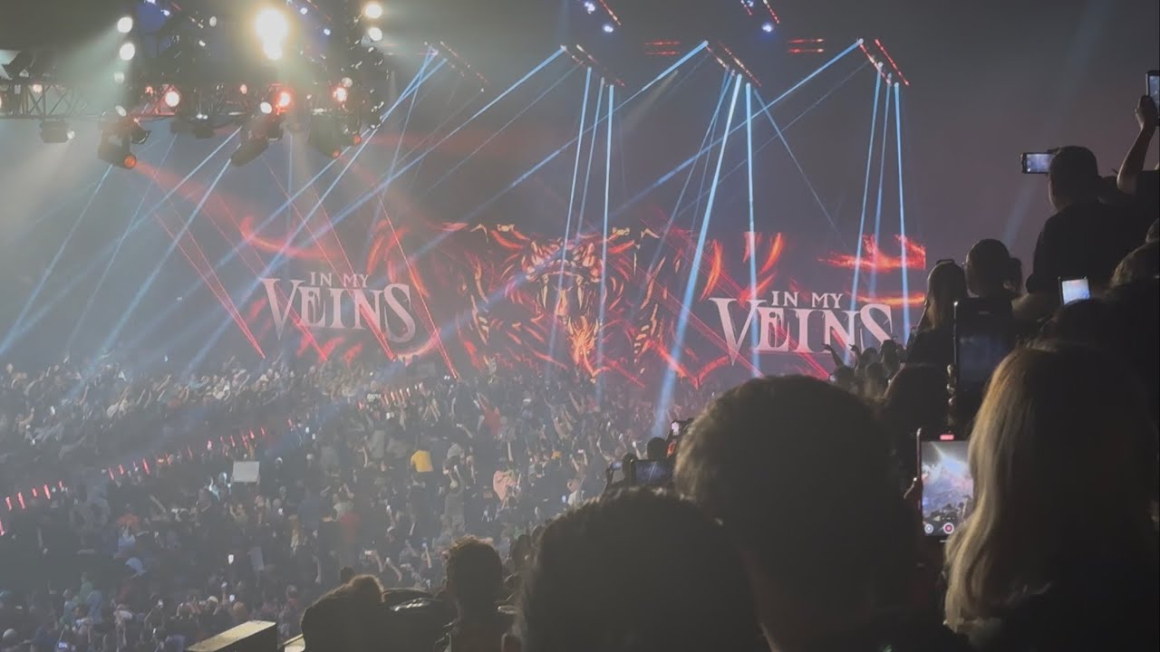 Randy Orton London Smackdown Entrance *MASSIVE POP*