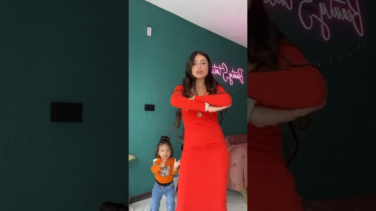 Rain bende dans edeceğim dedi😂 #dance #shorts  #bouncewhenshewalk