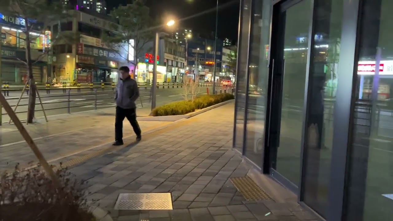 평균 실종의 시대. 아주 고가의 제품 아니면 아주 저가의 제품만 살아남는 양극화가 심화된다! 중산층이 사라지는 시대 #양극화 #고생 #가난 