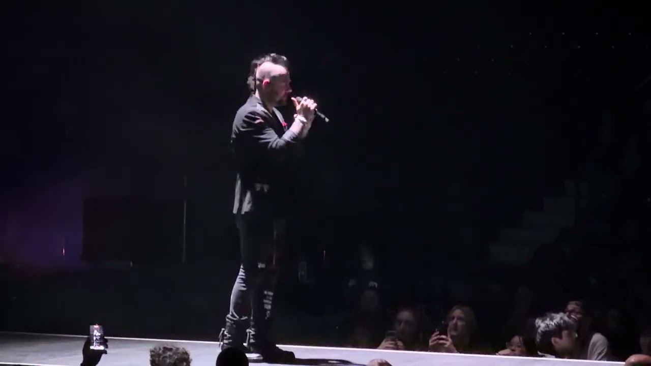 Three Days Grace - Here Without You - Adam Solo live in Chicago, IL 3/9/26