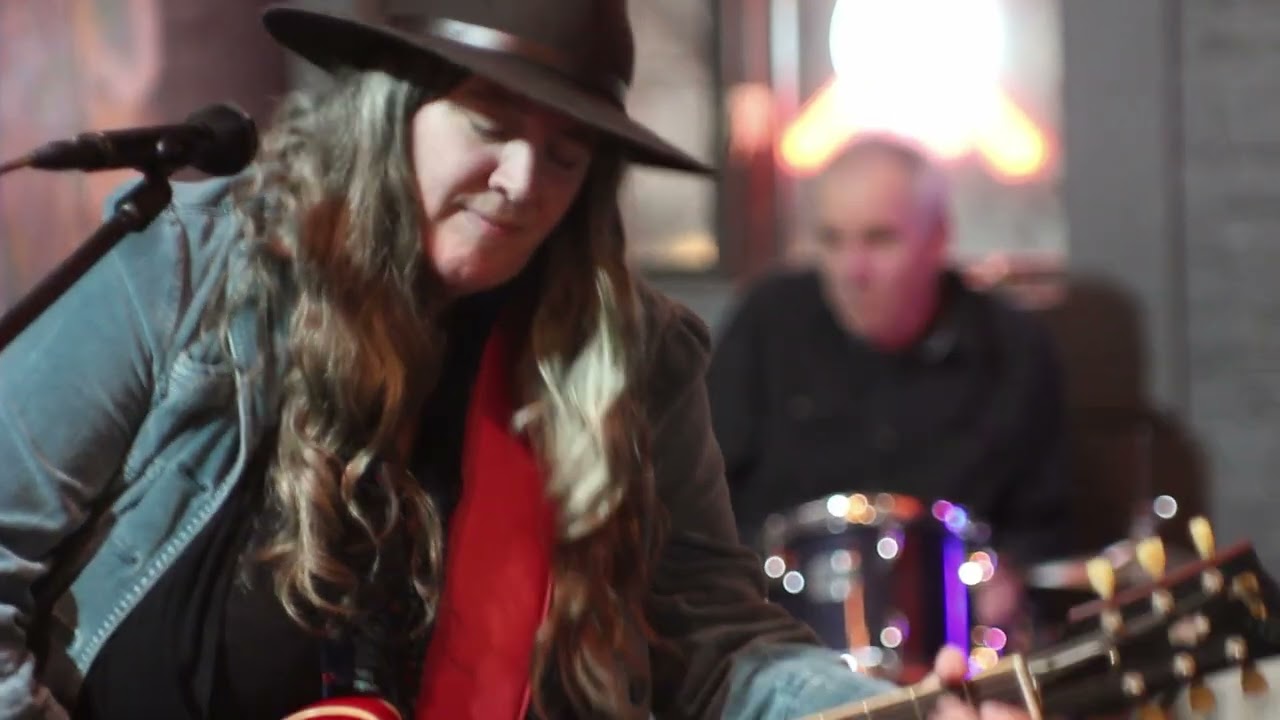 Jesse Greene - Ain't Got You Blues - Live at the Rivoli