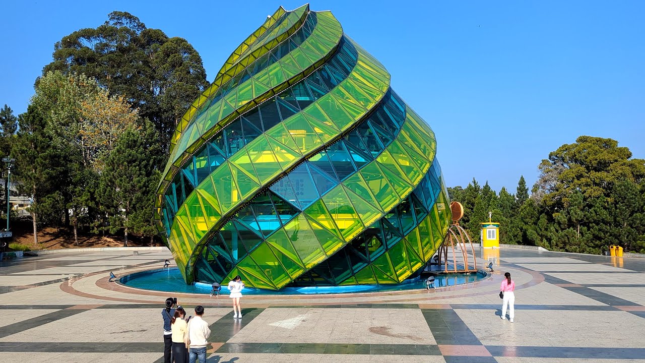 Relaxing Walk at Lam Vien Square | Discover Dalat&rsquo;s Iconic Landmark in 4K