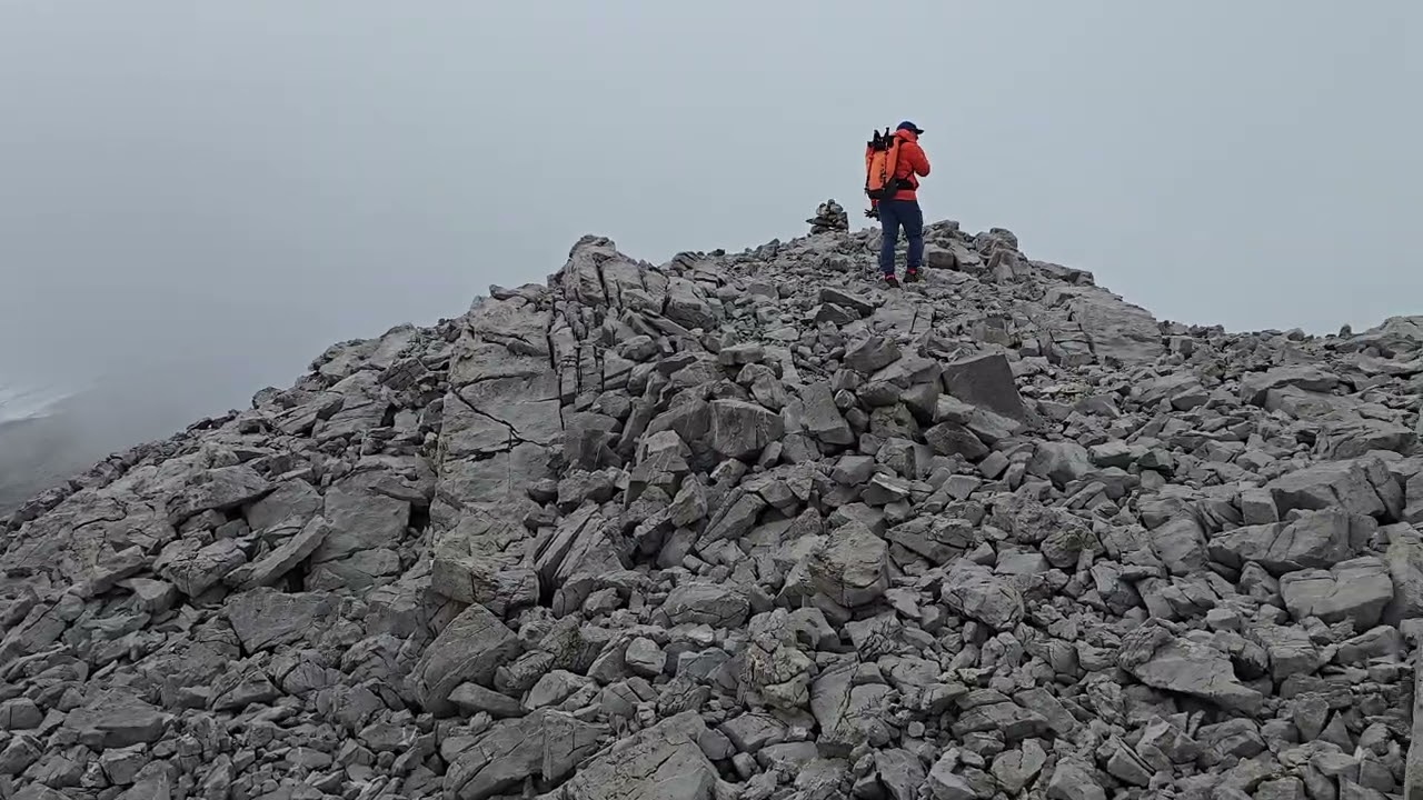 156 05/05 still a long way to Wildhorn 2876m CH VS