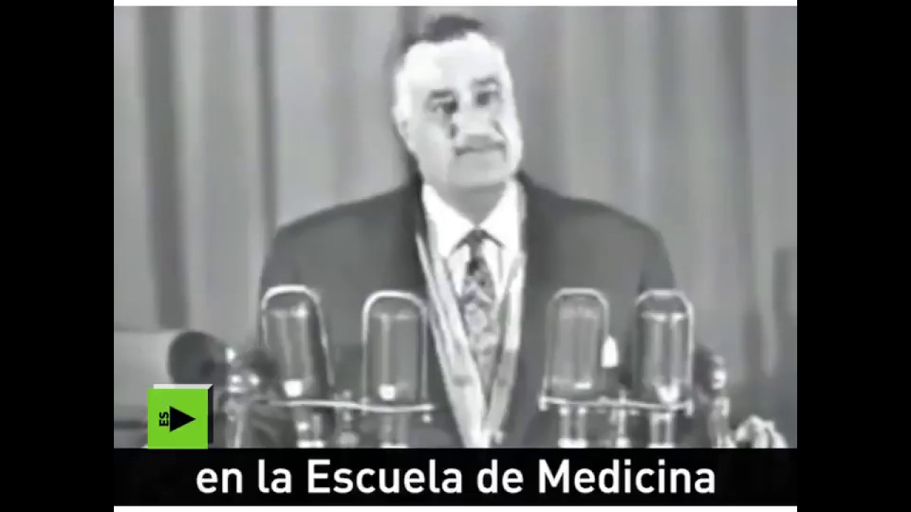 El p&uacute;blico r&iacute;e a Nasser en 1958 la imposici&oacute;n del velo