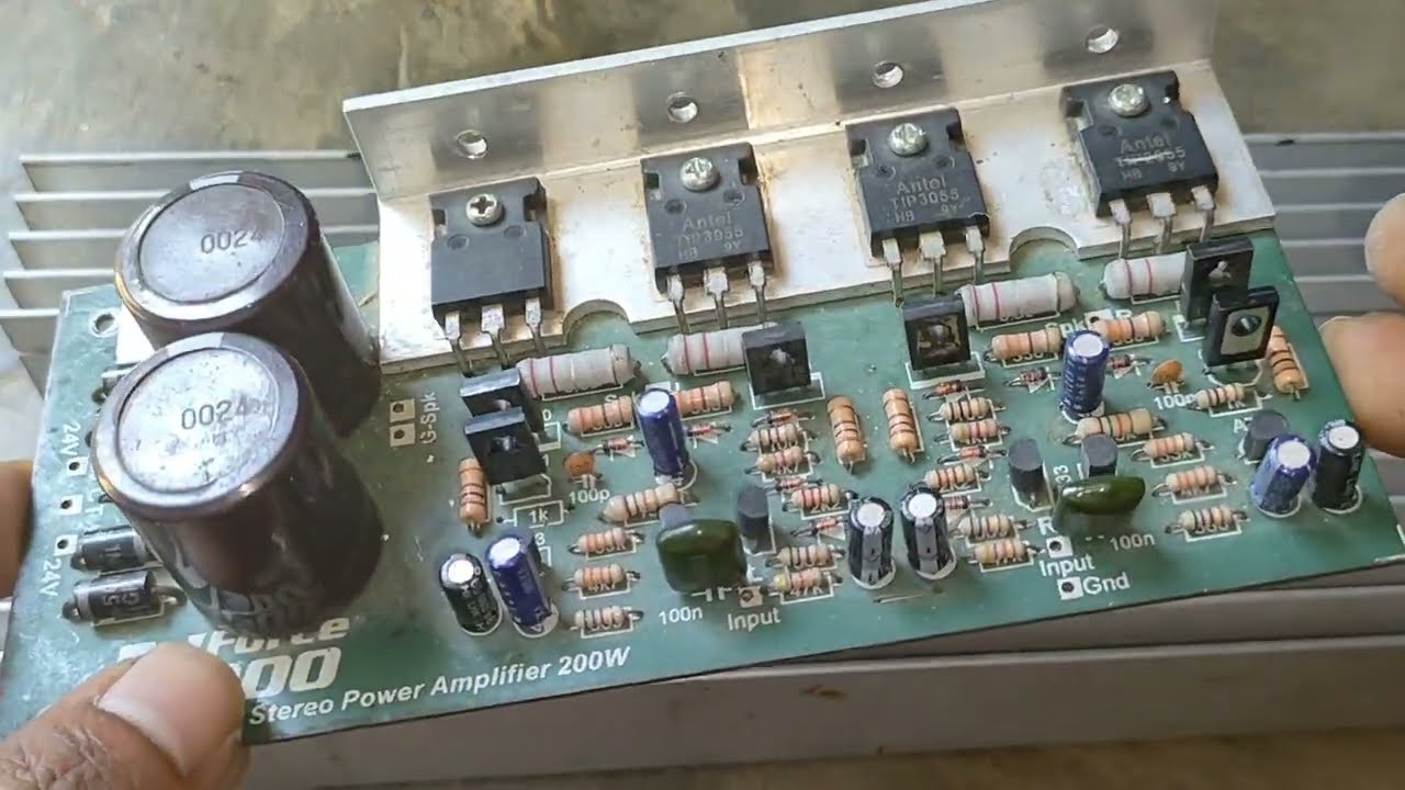 bahasan mengatasi amplifier ocl 150 watt suara serak
