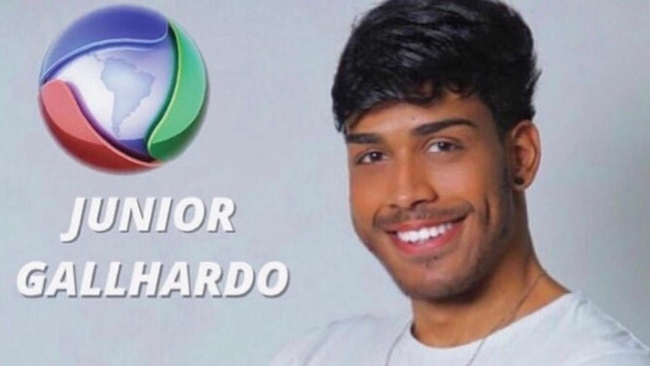 Junior Gallhardo da entrevista a Record sobre o filme At&eacute; que o v&iacute;rus os separe.