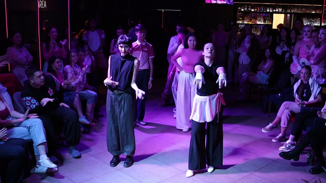 HANDS PERFORMANCE / PINK IN MY DNA KIKI FUNCTION