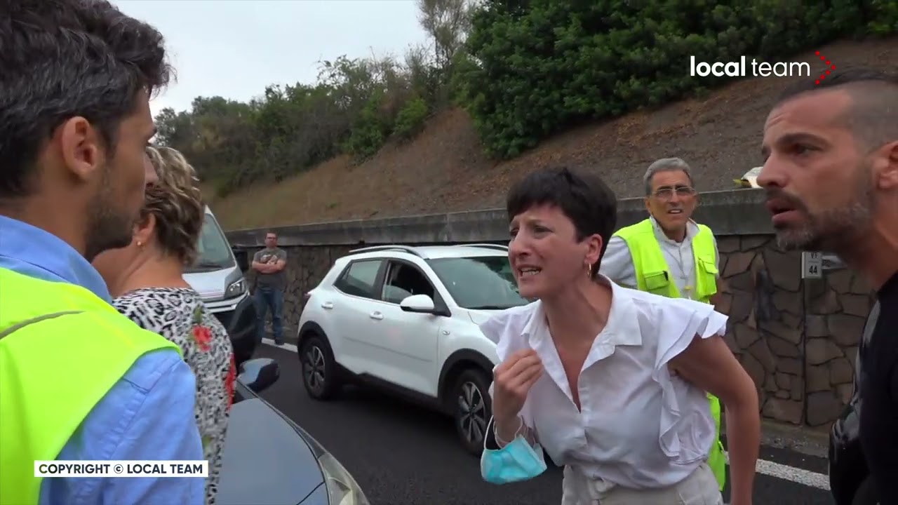 Attivisti bloccano GRA, lungo sfogo donna infuriata contro manifestanti: 